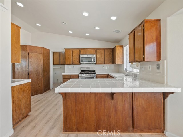 Detail Gallery Image 7 of 41 For 15464 Erie Rd, Apple Valley,  CA 92307 - 3 Beds | 2 Baths