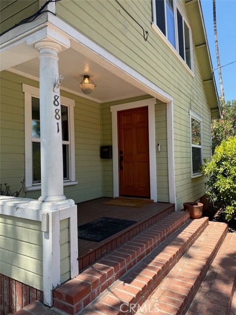 Detail Gallery Image 3 of 30 For 881 Winona Ave, Pasadena,  CA 91103 - 4 Beds | 3 Baths