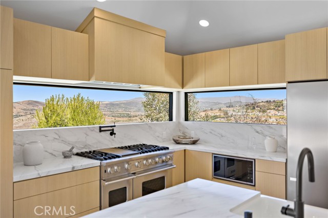 820 Calle Mendoza, San Clemente CA: https://media.crmls.org/medias/2fc0daa4-eb59-474e-a1fd-2dfc8f1c303e.jpg