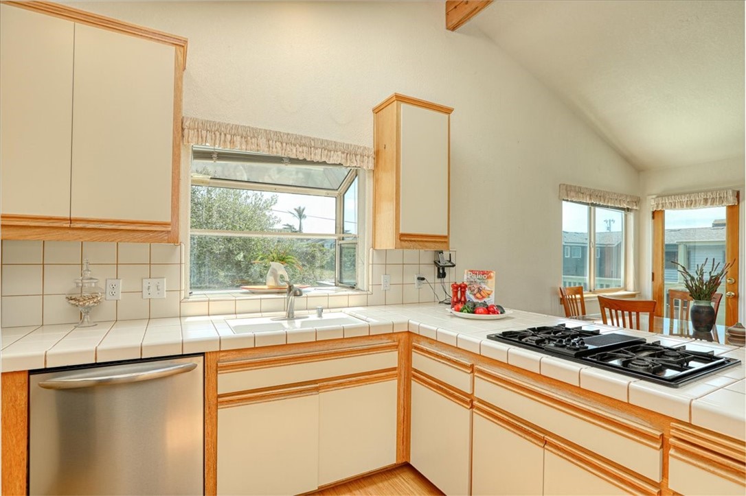 Detail Gallery Image 15 of 60 For 320 Jean Street, Cambria,  CA 93428 - 3 Beds | 2/1 Baths
