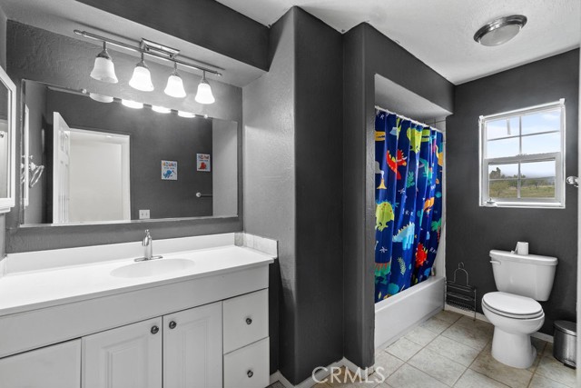 Detail Gallery Image 19 of 30 For 18529 Arrowhead Bld, San Bernardino,  CA 92407 - 3 Beds | 2/1 Baths