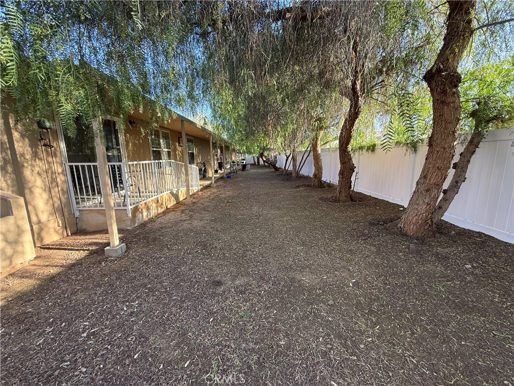 https://media.crmls.org/medias/2fc12247-41f6-4fb2-91d6-5a9335020932.jpg?preset=X-Large