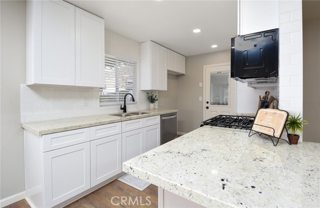 15195 Kingsway Drive, Lake Elsinore CA: https://media.crmls.org/medias/2fc13281-4416-45b7-a280-10fc96f9ca0a.jpg