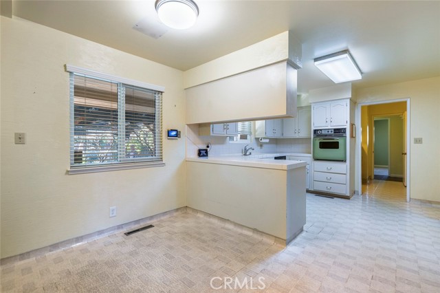 Detail Gallery Image 9 of 41 For 6647 N Anna St, Fresno,  CA 93710 - 3 Beds | 2 Baths