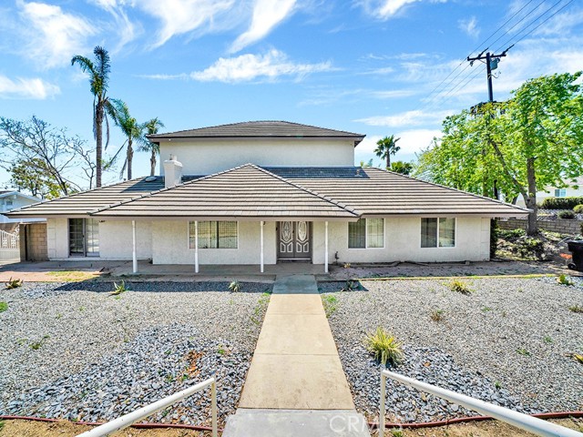 Detail Gallery Image 2 of 46 For 8309 Hillside Rd, Alta Loma,  CA 91701 - 3 Beds | 3 Baths