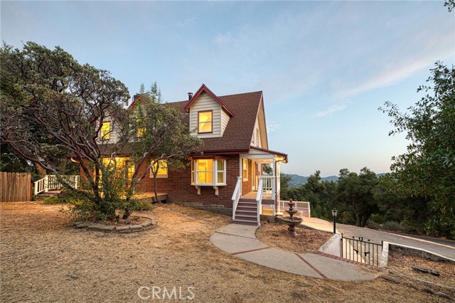 59278 Road 601, Ahwahnee CA: https://media.crmls.org/medias/2fc269c1-cef6-4d15-a2b0-bc588f37bb2e.jpg