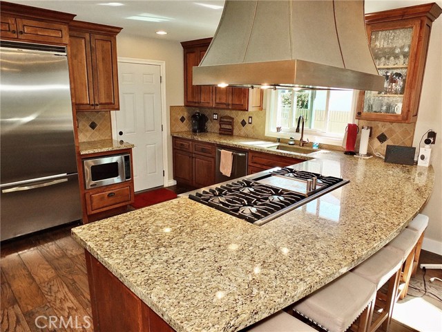 Detail Gallery Image 6 of 26 For 4640 Hazelnut Ave, Seal Beach,  CA 90740 - 4 Beds | 2 Baths