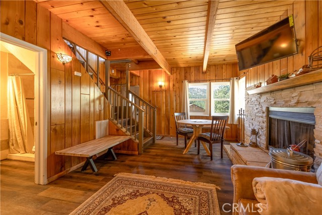 Detail Gallery Image 5 of 43 For 43708 Colusa Drive, Big Bear Lake,  CA 92315 - 4 Beds | 2 Baths