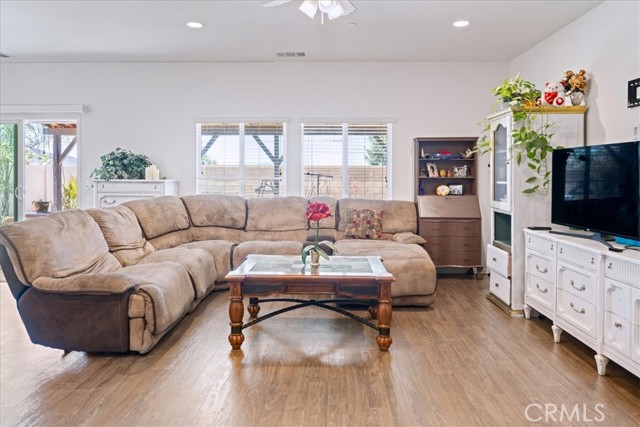 Detail Gallery Image 8 of 22 For 26947 Mountaingate, Menifee,  CA 92585 - 4 Beds | 3 Baths