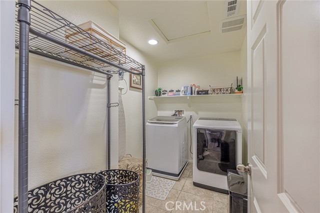 2534 Mapleleaf Terrace, Palmdale CA: https://media.crmls.org/medias/2fc510cf-7263-4b9c-a0a6-1c9b0541bf2e.jpg