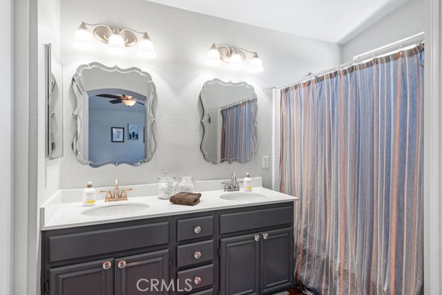 43500 Corte Barbaste, Temecula CA: https://media.crmls.org/medias/2fc60f17-eee6-429a-8047-96f561c072e1.jpg