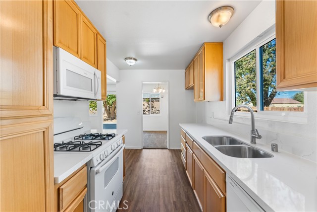 Detail Gallery Image 17 of 40 For 45581 6th St, Lancaster,  CA 93535 - 4 Beds | 2 Baths