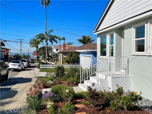 Detail Gallery Image 22 of 23 For 1021 9th St, Hermosa Beach,  CA 90254 - 3 Beds | 2 Baths