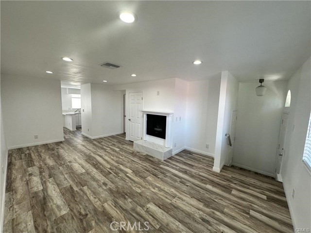 Detail Gallery Image 2 of 18 For 14650 Lassen #9,  North Hills,  CA 91345 - 2 Beds | 3 Baths