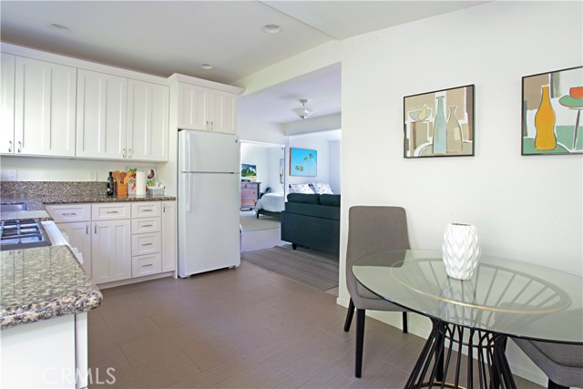 Detail Gallery Image 3 of 5 For 405 Heliotrope Ave #B,  Corona Del Mar,  CA 92625 - 0 Beds | 1 Baths