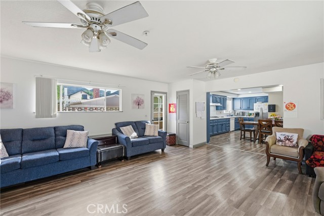 27828 Parkvale, Santa Clarita CA: https://media.crmls.org/medias/2fc84f40-7e9d-4cb5-bcc9-ed0d5ffe9b6e.jpg