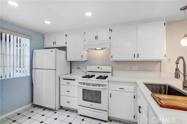 5606 Las Virgenes Road, Calabasas CA: https://media.crmls.org/medias/2fc85ead-9605-45cf-8ebd-2035c9e27ab4.jpg