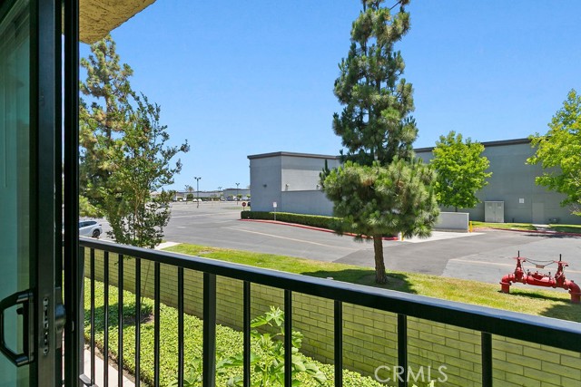 12400 Montecito Road, Seal Beach CA: https://media.crmls.org/medias/2fc8c6d5-72d7-46e5-a0f3-c7b3b6f8c1a7.jpg