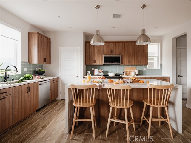 Detail Gallery Image 3 of 11 For 1120 Grassland Rd, Rancho Mission Viejo,  CA 92694 - 4 Beds | 3/1 Baths