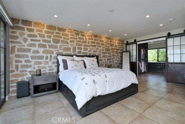 Detail Gallery Image 21 of 41 For 6100 Maury Ave, Woodland Hills,  CA 91367 - 4 Beds | 2/1 Baths