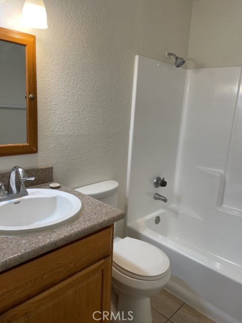 16784 Sultana Street, Hesperia CA: https://media.crmls.org/medias/2fc93738-49fa-4724-83f6-2582d7db4018.jpg
