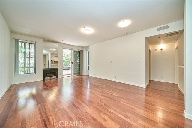 Detail Gallery Image 5 of 16 For 500 S Berendo, Los Angeles,  CA 90020 - 1 Beds | 1 Baths