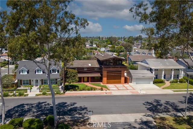 Detail Gallery Image 11 of 78 For 2405 Tustin Ave, Costa Mesa,  CA 92627 - 5 Beds | 4/1 Baths
