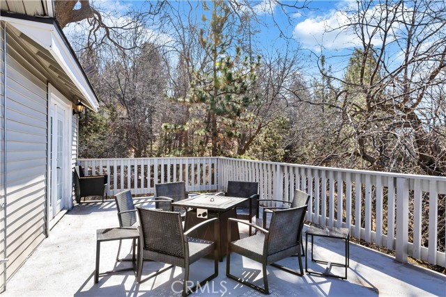 Detail Gallery Image 16 of 33 For 27814 North Bay, Lake Arrowhead,  CA 92352 - 4 Beds | 3/1 Baths