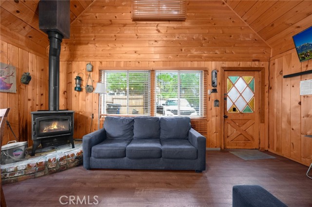 Detail Gallery Image 16 of 27 For 747 Holmes Ln, Sugarloaf,  CA 92386 - 2 Beds | 1 Baths