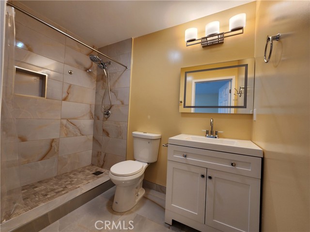 Detail Gallery Image 14 of 23 For 16432 Halsted St., North Hills,  CA 91343 - 3 Beds | 2/1 Baths