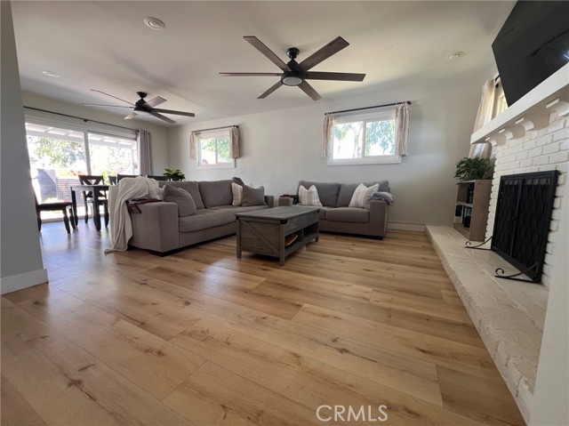 Detail Gallery Image 7 of 37 For 20933 Hemmingway St, Canoga Park,  CA 91304 - 4 Beds | 3 Baths