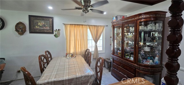 6718 Del Rosa Avenue, San Bernardino CA: https://media.crmls.org/medias/2fcc6e27-2559-4239-9ff6-ebe7ad3e2550.jpg