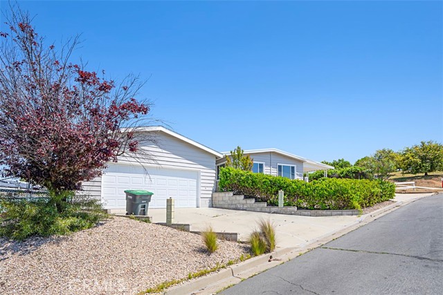 Detail Gallery Image 2 of 36 For 24679 Pitchfork Cir, Wildomar,  CA 92595 - 3 Beds | 2 Baths