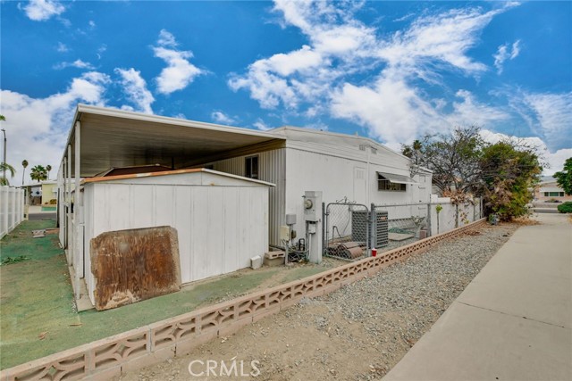 1735 San Leandro Drive, Hemet CA: https://media.crmls.org/medias/2fcdb9f1-1bb8-4901-8006-e74efa76a7c5.jpg
