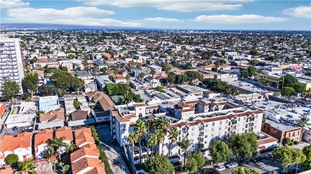 Detail Gallery Image 10 of 41 For 7018 Rita Ave #404,  Huntington Park,  CA 90255 - 3 Beds | 2 Baths
