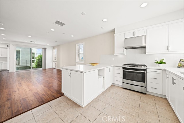 Detail Gallery Image 14 of 39 For 1533 Sullivan Ave, Costa Mesa,  CA 92627 - 2 Beds | 3/1 Baths