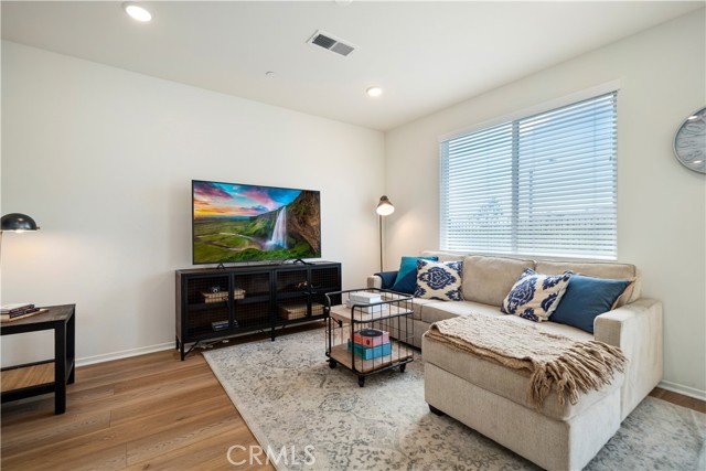 35060 Hacienda, Fallbrook CA: https://media.crmls.org/medias/2fcea454-387f-489a-b892-ab43ef636fc3.jpg