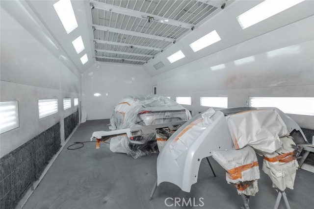 7400 San Fernando Road, Sun Valley CA: https://media.crmls.org/medias/2fd0153c-05a8-48fd-934d-6d74453eb5a0.jpg