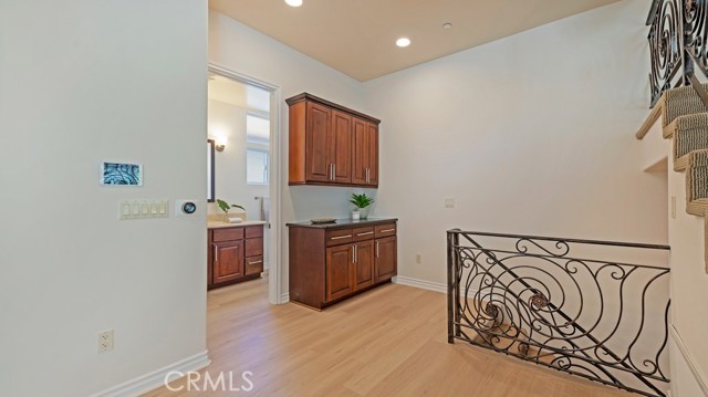 Detail Gallery Image 4 of 26 For 4606 Norwich Avenue, Sherman Oaks,  CA 91403 - 4 Beds | 3 Baths