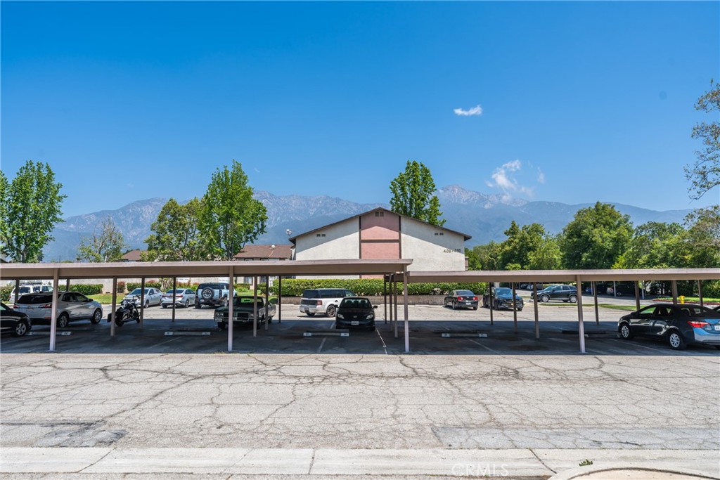 https://media.crmls.org/medias/2fd0c105-1faa-4559-8d61-5d51a3181ddd.jpg?preset=X-Large