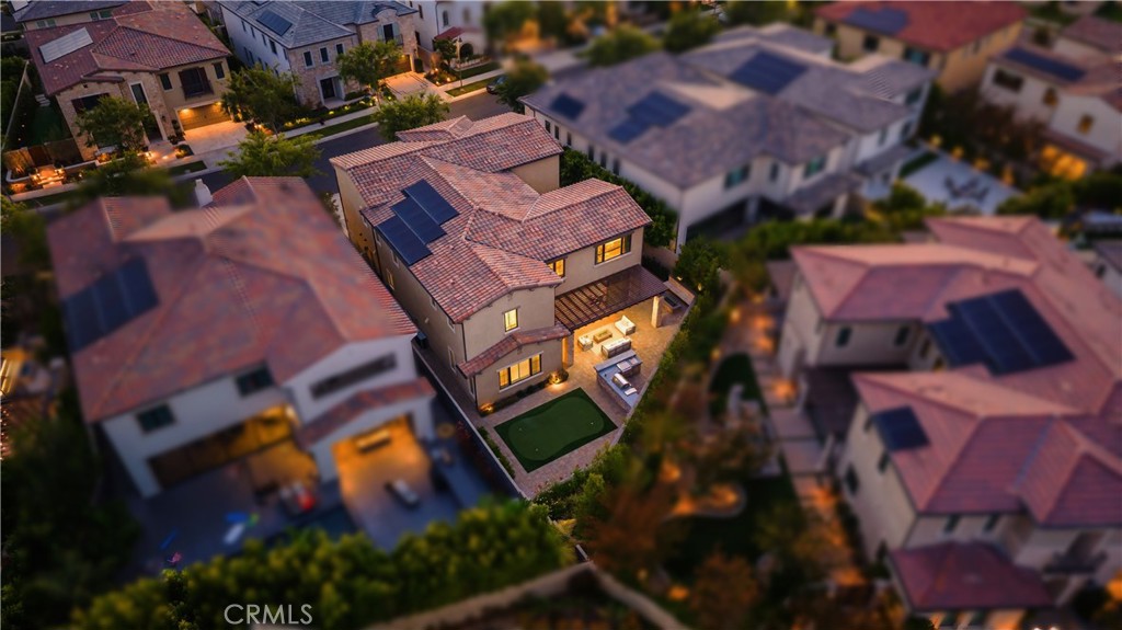 https://media.crmls.org/medias/2fd1a49e-6d77-4515-bc82-be091e90281e.jpg?preset=X-Large