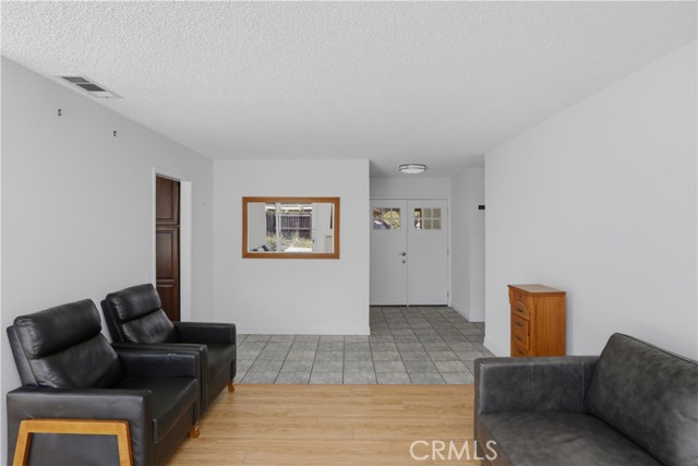 Detail Gallery Image 10 of 43 For 2097 Santa Barbara, Corona,  CA 92882 - 4 Beds | 2 Baths