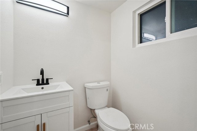 Detail Gallery Image 14 of 20 For 13451 Concord Ave, Corona,  CA 92879 - 4 Beds | 2/1 Baths