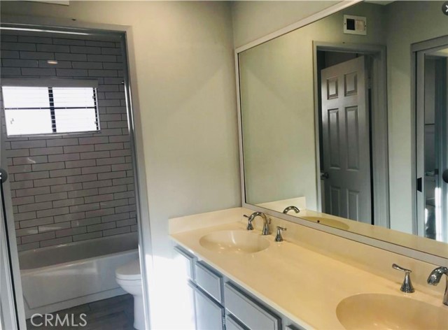 Detail Gallery Image 6 of 10 For 2971 Plaza Del Amo #284,  Torrance,  CA 90503 - 2 Beds | 3 Baths