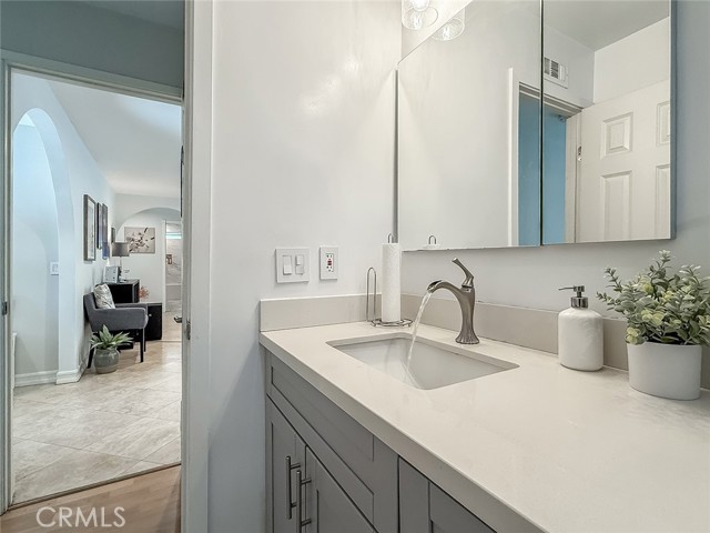 24017 Sylvan Street, Woodland Hills CA: https://media.crmls.org/medias/2fd3489f-06d7-414c-a0fb-4d0acff5a1db.jpg