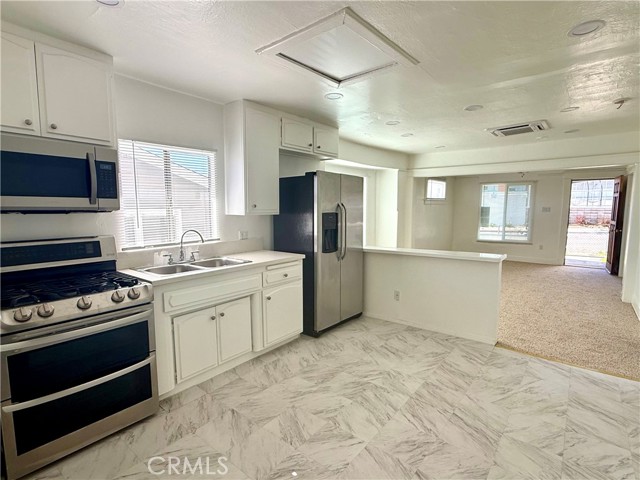 Detail Gallery Image 5 of 10 For 460 S Mott, Los Angeles,  CA 90033 - 2 Beds | 2 Baths