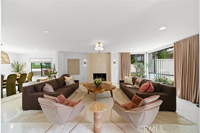 6360 E Vera Crest Drive, Long Beach CA: https://media.crmls.org/medias/2fd3580d-e889-435e-9018-2ebf60054bde.jpg