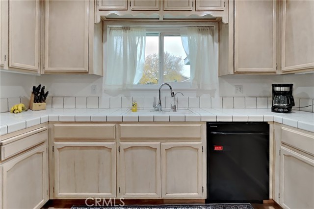 Detail Gallery Image 17 of 75 For 1947 Shadow Park Dr., Turlock,  CA 95380 - 3 Beds | 2 Baths