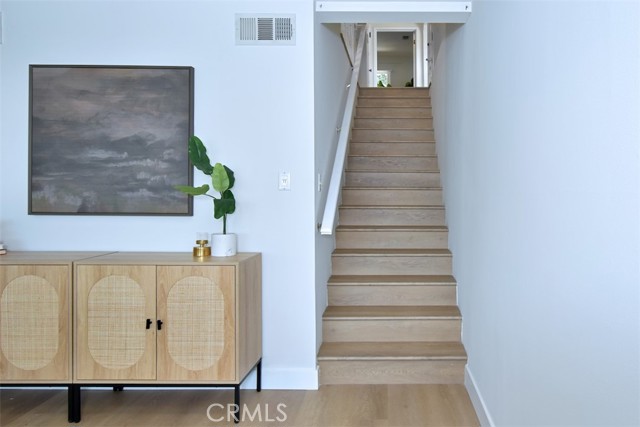 3753 Berry Drive, Studio City CA: https://media.crmls.org/medias/2fd3b7db-ca04-4b24-bf09-ffb01204ee13.jpg