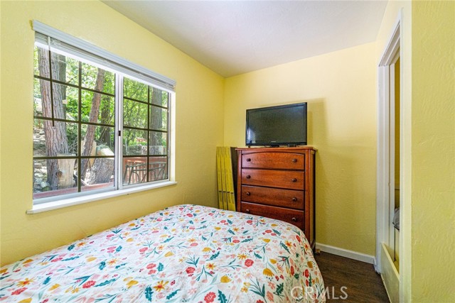 23120 Sycamore Lane, Crestline CA: https://media.crmls.org/medias/2fd4c073-4713-46aa-bd64-f2c17fb039e7.jpg